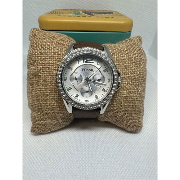 Fossil Riley ES3202 Women's Brown Leather Analog Silver Dial Quartz Watch YAY38 - Picture 1 of 9